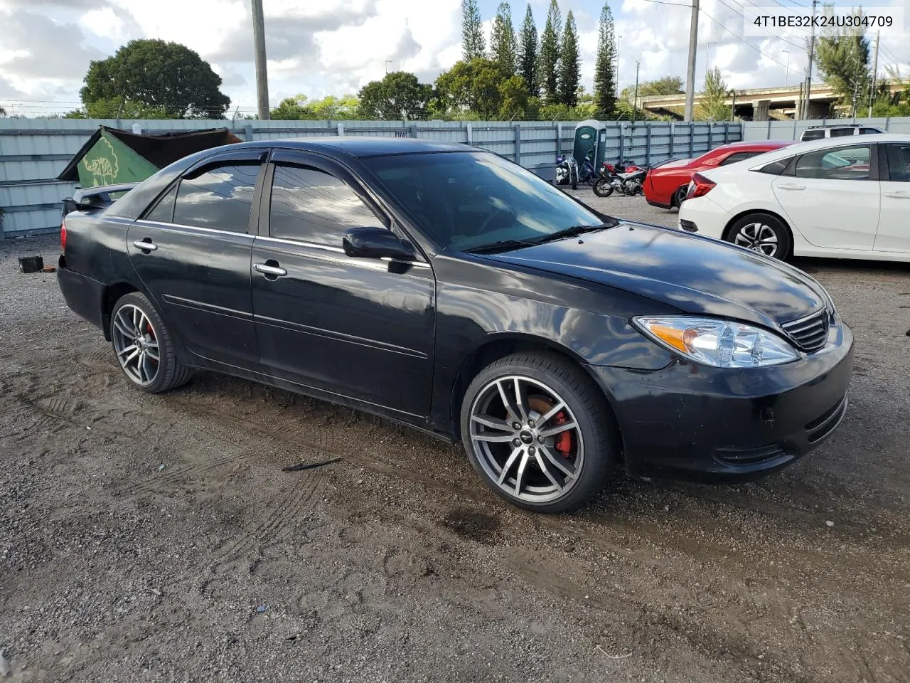 2004 Toyota Camry Le VIN: 4T1BE32K24U304709 Lot: 80004204