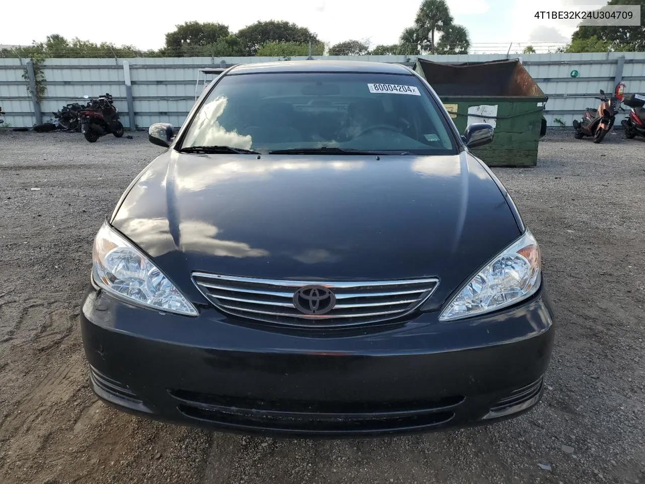 2004 Toyota Camry Le VIN: 4T1BE32K24U304709 Lot: 80004204