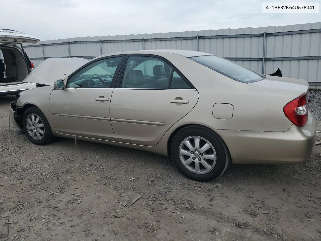 2004 Toyota Camry Le VIN: 4T1BF32K64U578041 Lot: 81332484