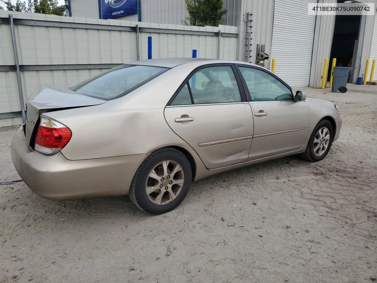 4T1BE30K75U090742 2005 Toyota Camry Le