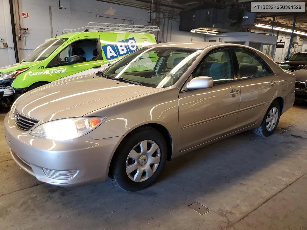 2005 Toyota Camry Le VIN: 4T1BE32K65U394528 Lot: 60163624