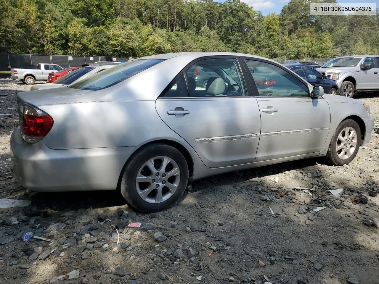 4T1BF30K95U604376 2005 Toyota Camry Le