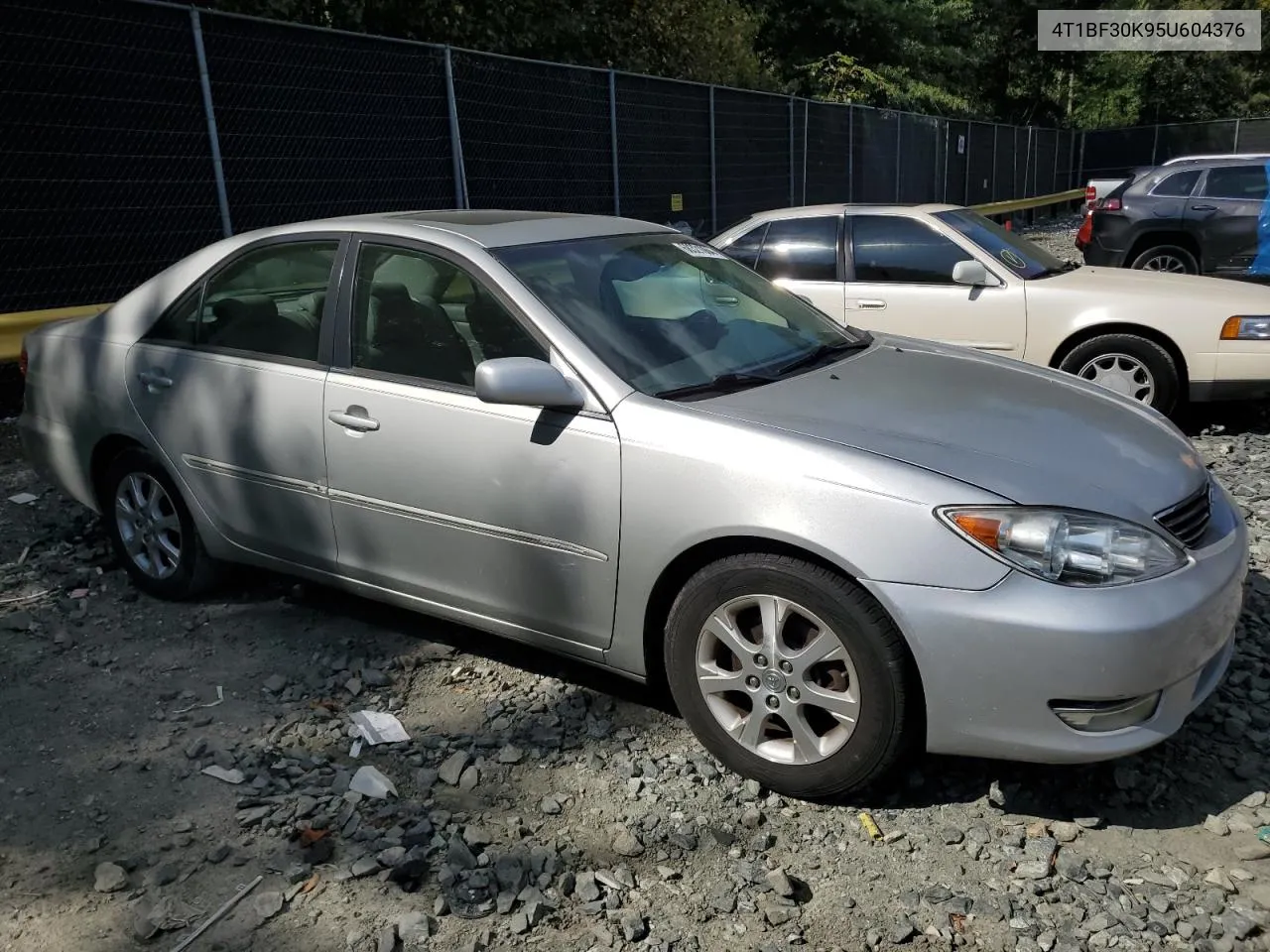 4T1BF30K95U604376 2005 Toyota Camry Le