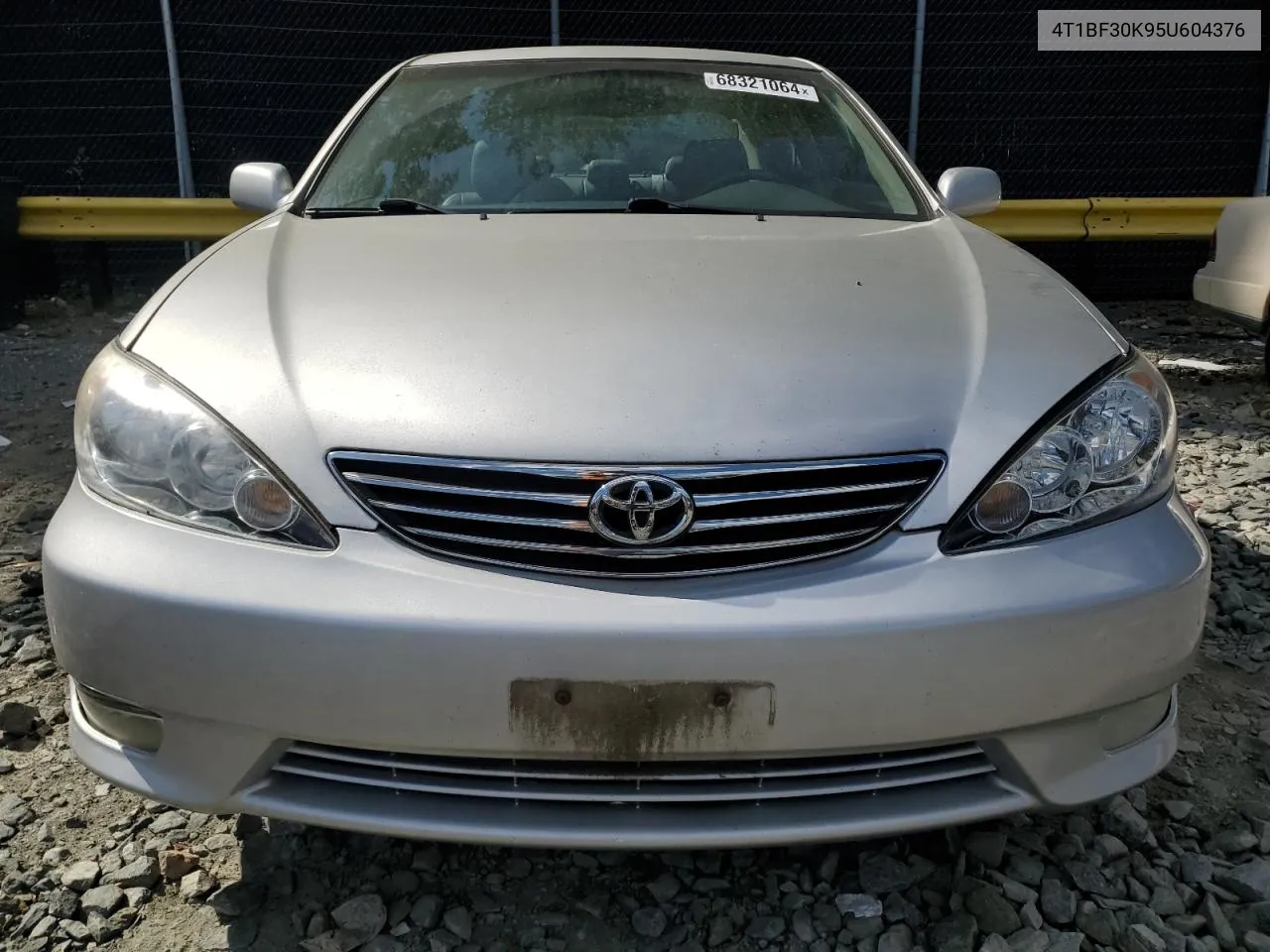 4T1BF30K95U604376 2005 Toyota Camry Le