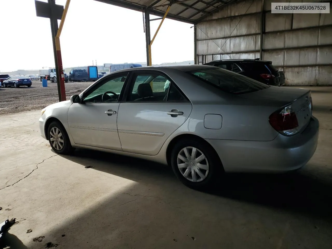 2005 Toyota Camry Le VIN: 4T1BE32K45U067528 Lot: 69058684