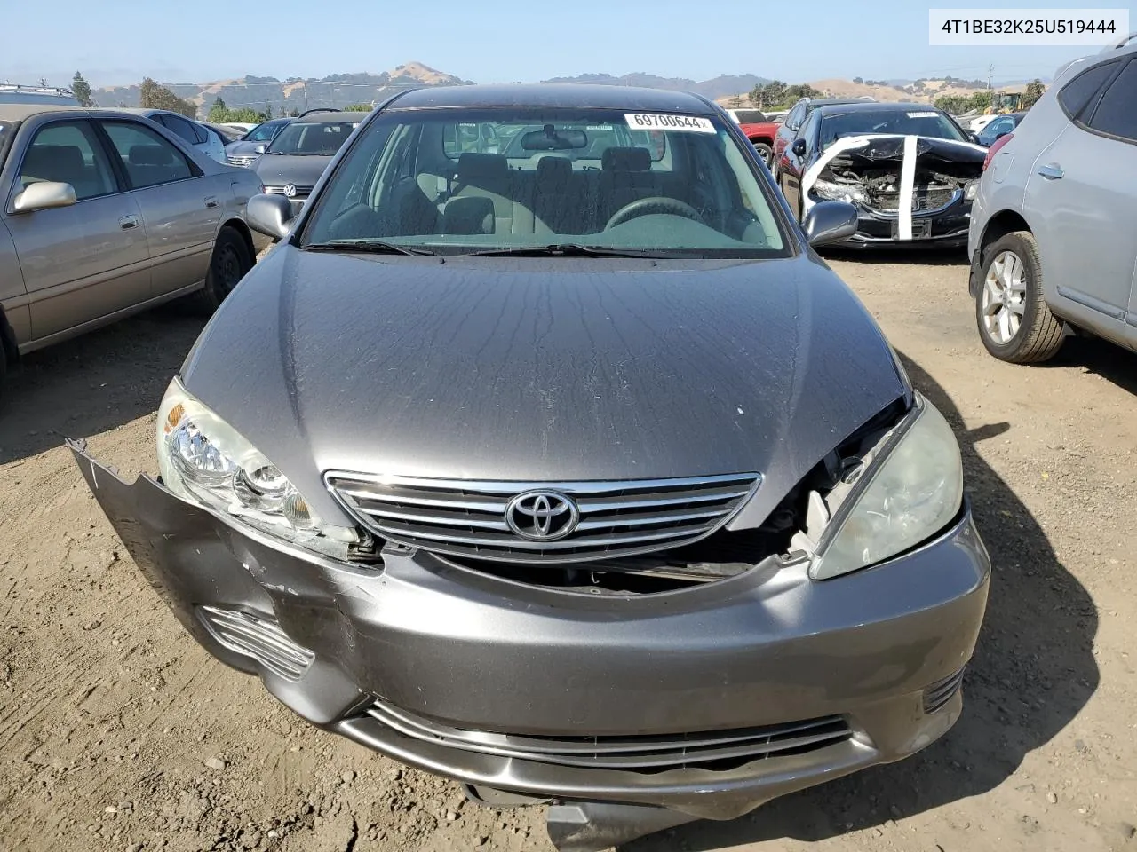 2005 Toyota Camry Le VIN: 4T1BE32K25U519444 Lot: 69700644