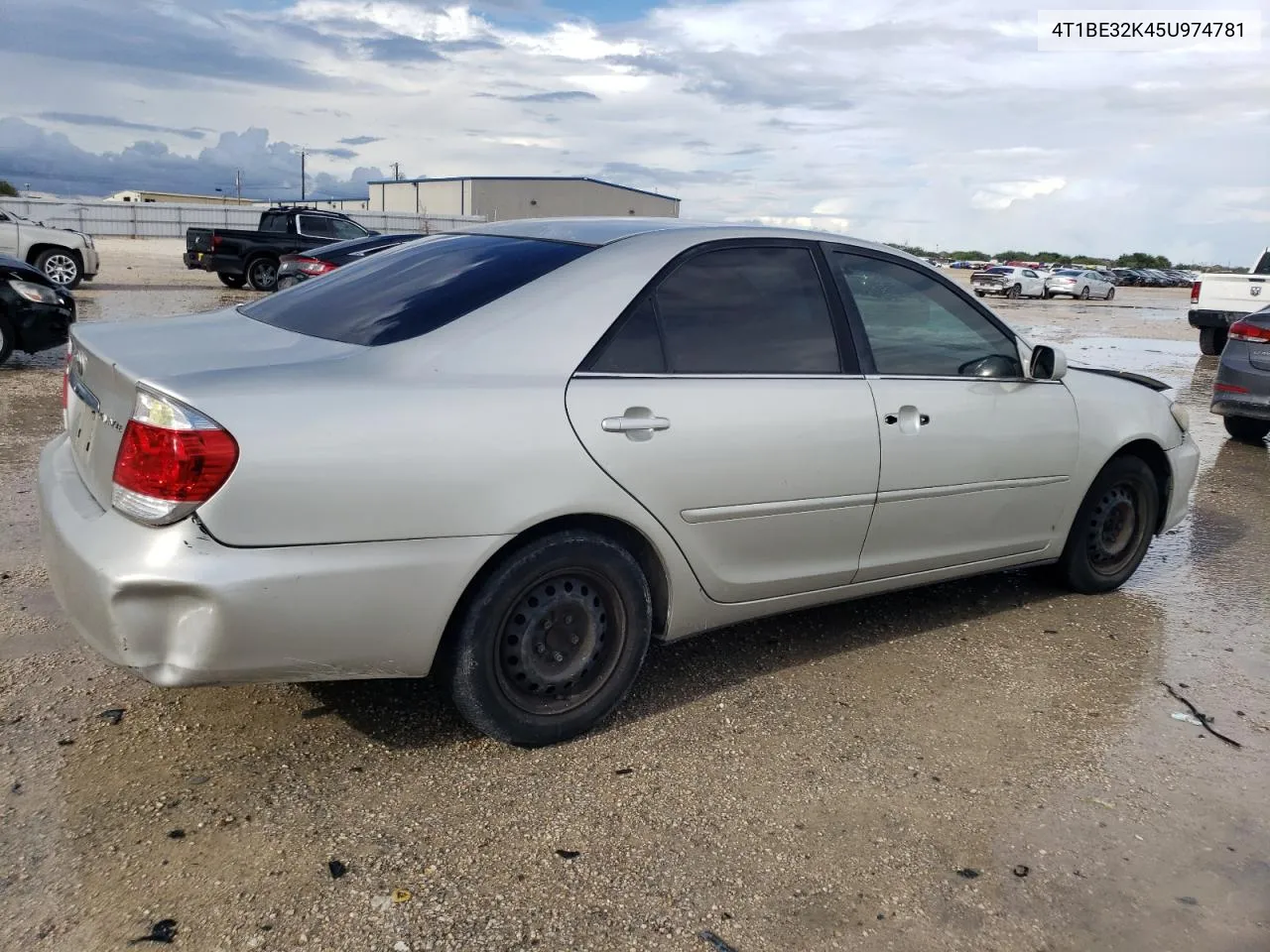 2005 Toyota Camry Le VIN: 4T1BE32K45U974781 Lot: 69962414