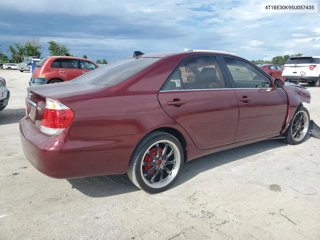 4T1BE30K95U057435 2005 Toyota Camry Le