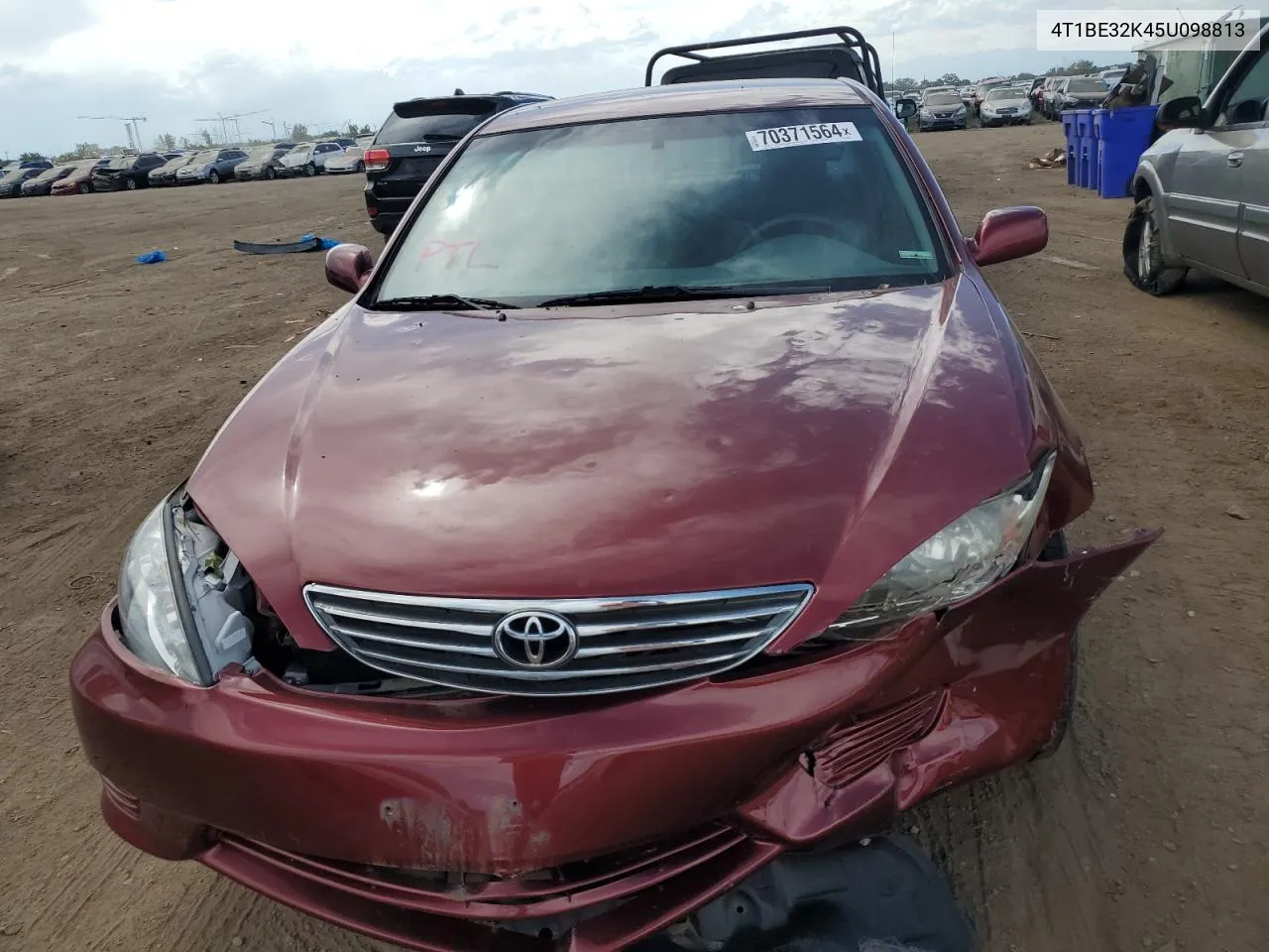 2005 Toyota Camry Le VIN: 4T1BE32K45U098813 Lot: 70371564