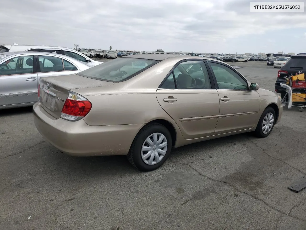 2005 Toyota Camry Le VIN: 4T1BE32K65U576052 Lot: 70539754