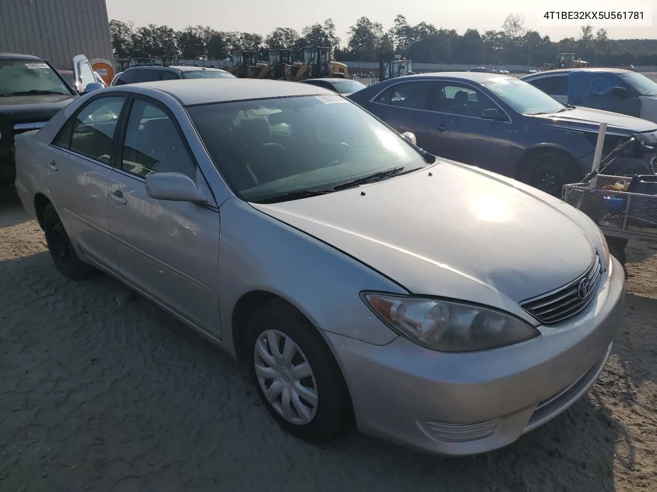 2005 Toyota Camry Le VIN: 4T1BE32KX5U561781 Lot: 70912774