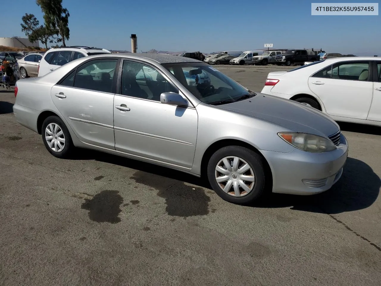 2005 Toyota Camry Le VIN: 4T1BE32K55U957455 Lot: 72862704