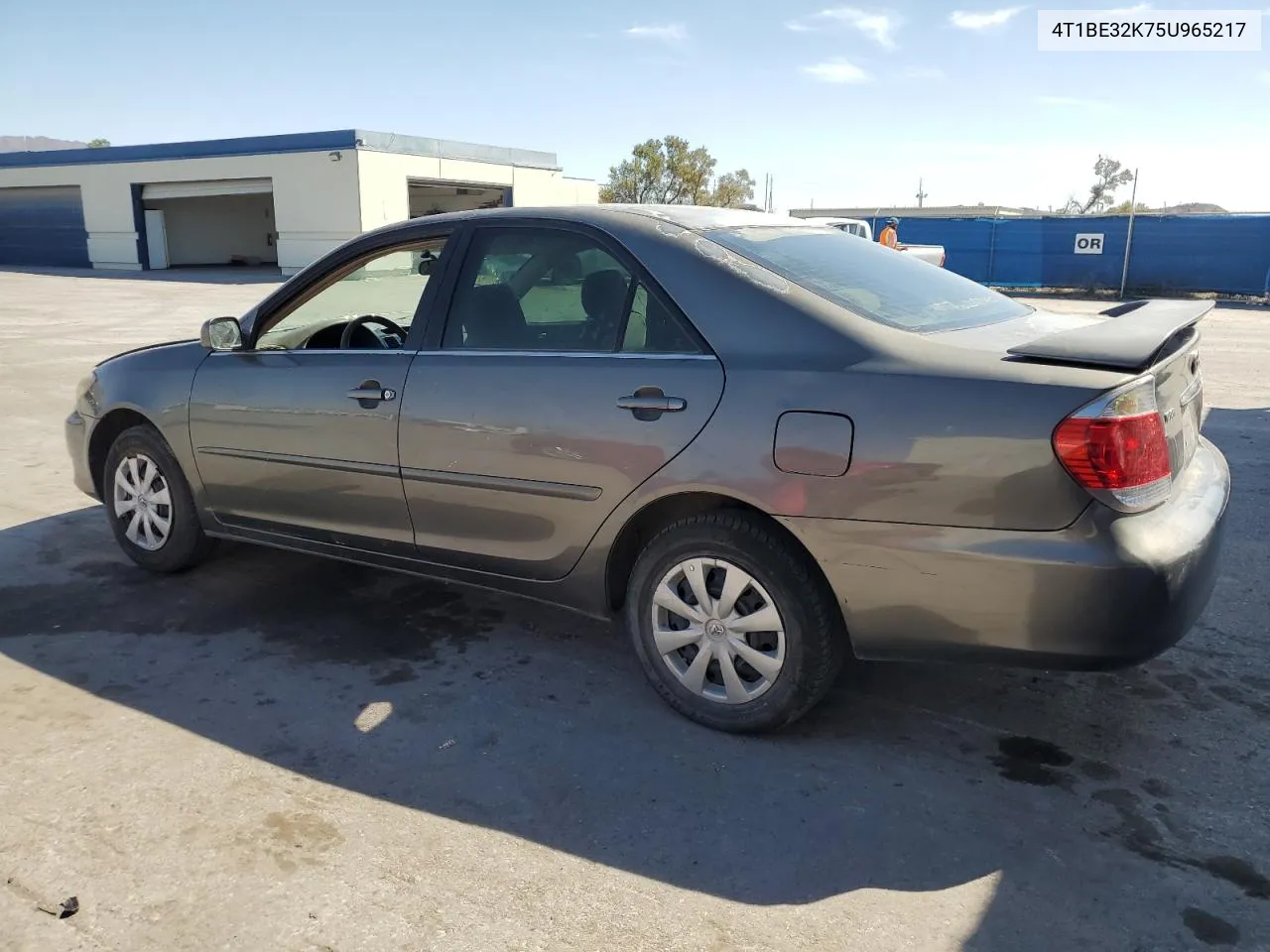 2005 Toyota Camry Le VIN: 4T1BE32K75U965217 Lot: 73647054