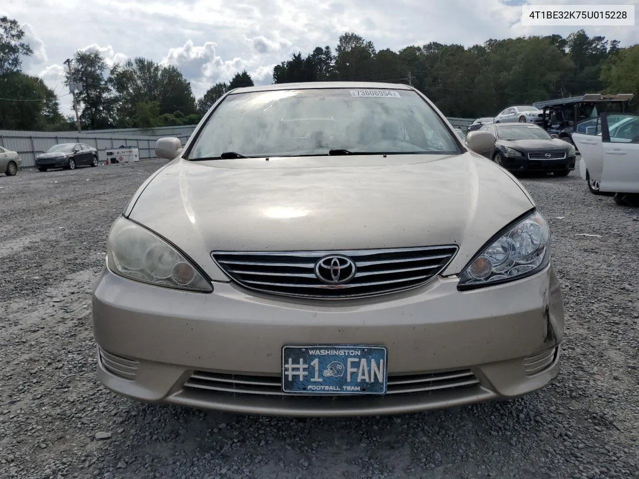 2005 Toyota Camry Le VIN: 4T1BE32K75U015228 Lot: 73808954