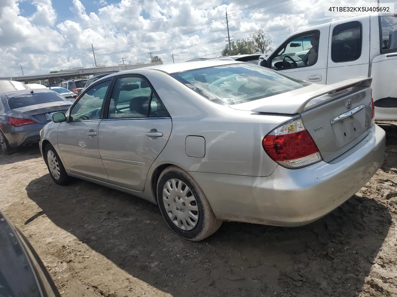 4T1BE32KX5U405692 2005 Toyota Camry Le