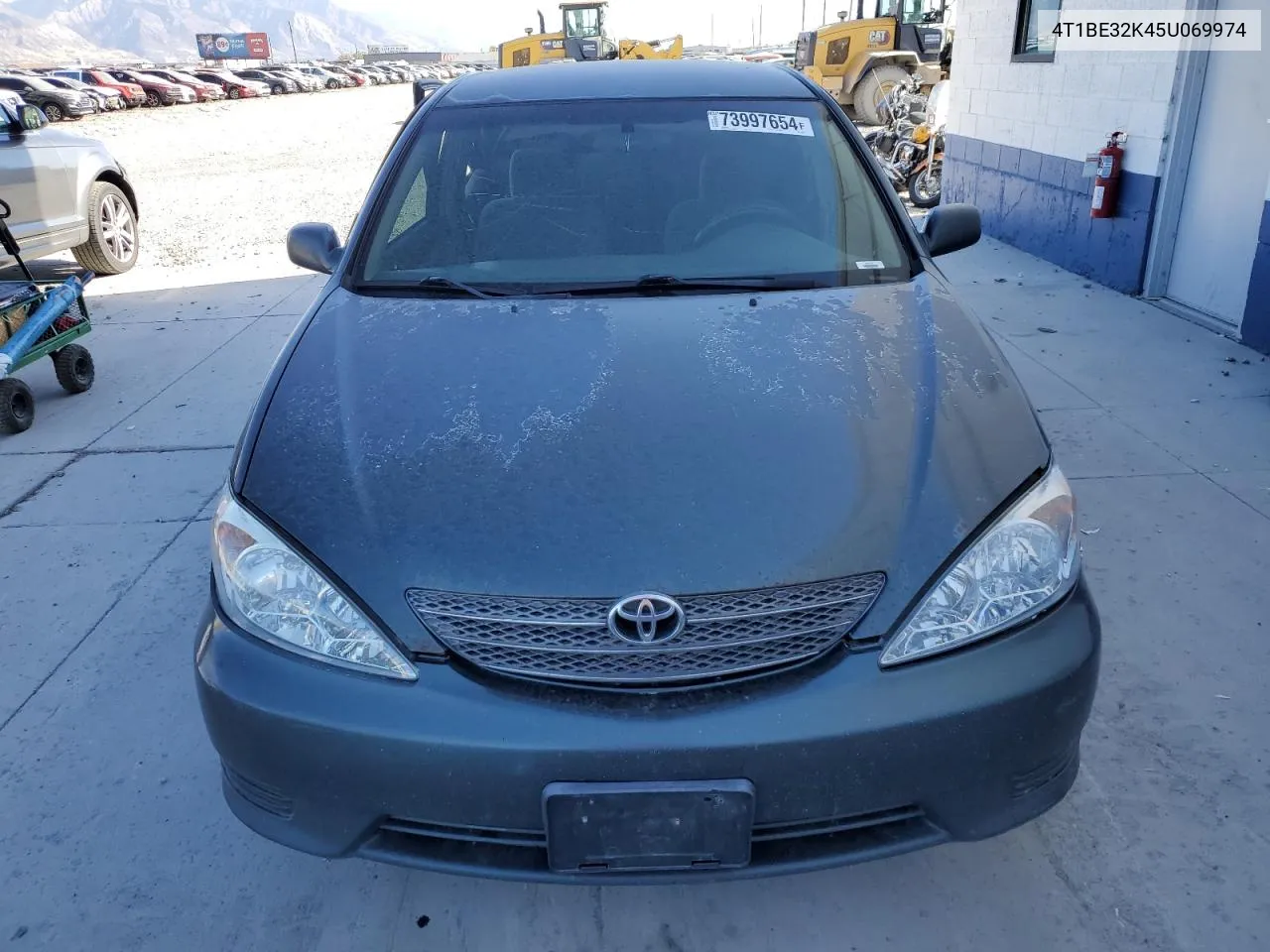 2005 Toyota Camry Le VIN: 4T1BE32K45U069974 Lot: 73997654