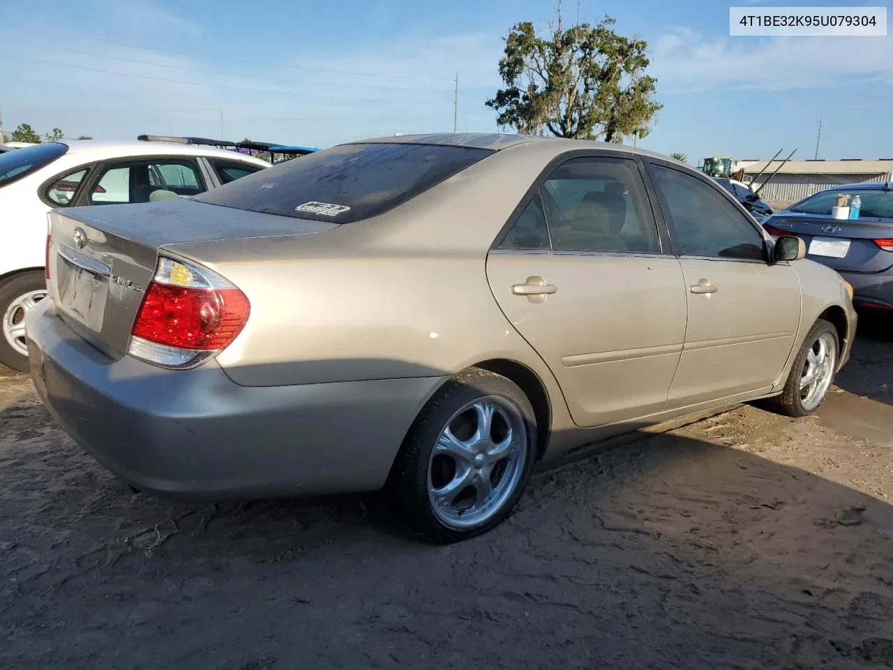 4T1BE32K95U079304 2005 Toyota Camry Le