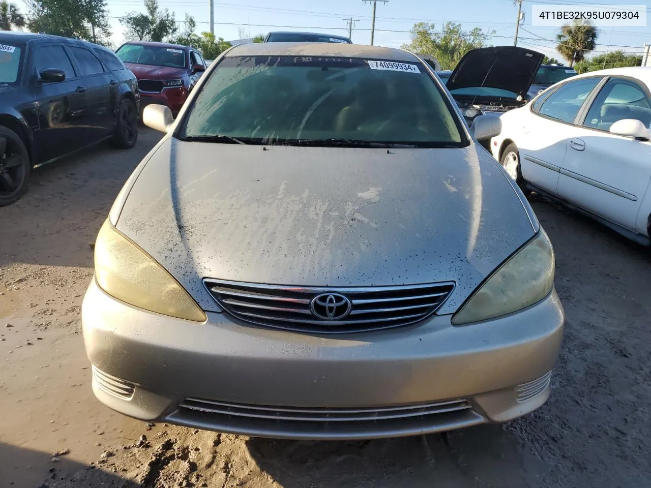 2005 Toyota Camry Le VIN: 4T1BE32K95U079304 Lot: 74099934