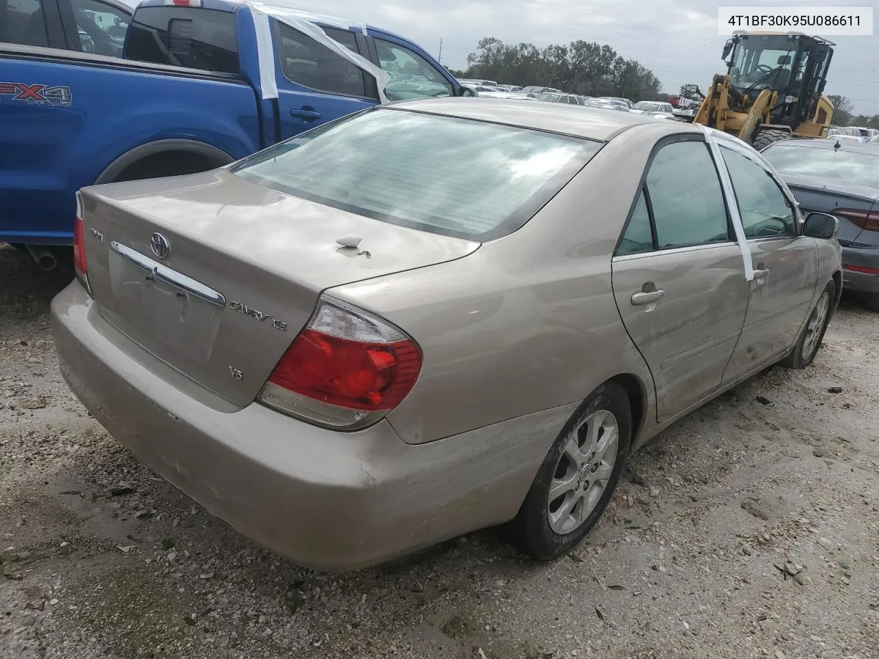 2005 Toyota Camry Le VIN: 4T1BF30K95U086611 Lot: 74279114