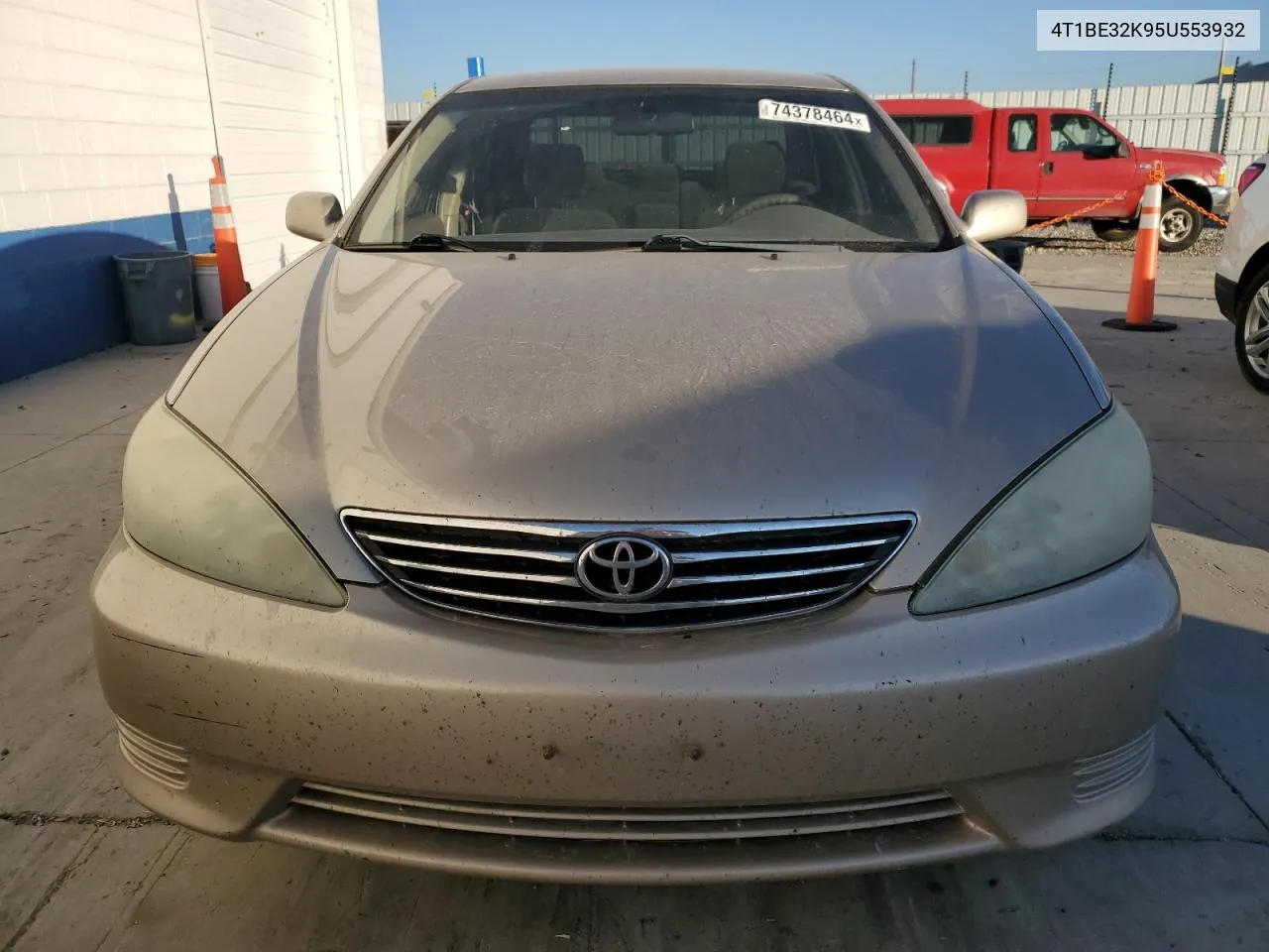 2005 Toyota Camry Le VIN: 4T1BE32K95U553932 Lot: 74378464