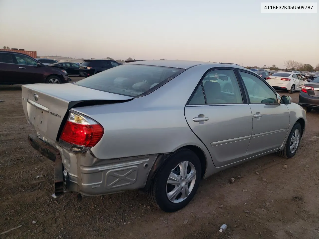 2005 Toyota Camry Le VIN: 4T1BE32K45U509787 Lot: 74391054