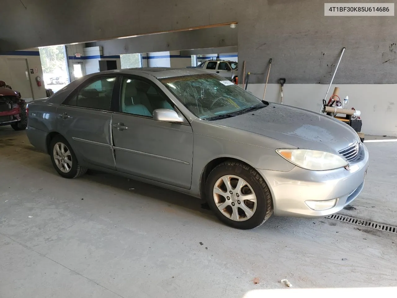 2005 Toyota Camry Le VIN: 4T1BF30K85U614686 Lot: 74661014