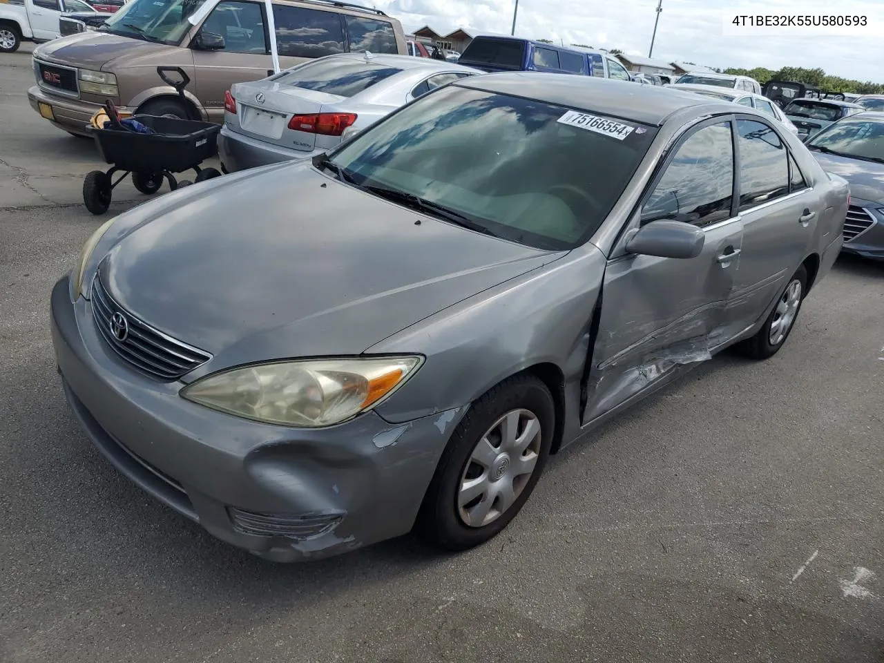 2005 Toyota Camry Le VIN: 4T1BE32K55U580593 Lot: 75166554