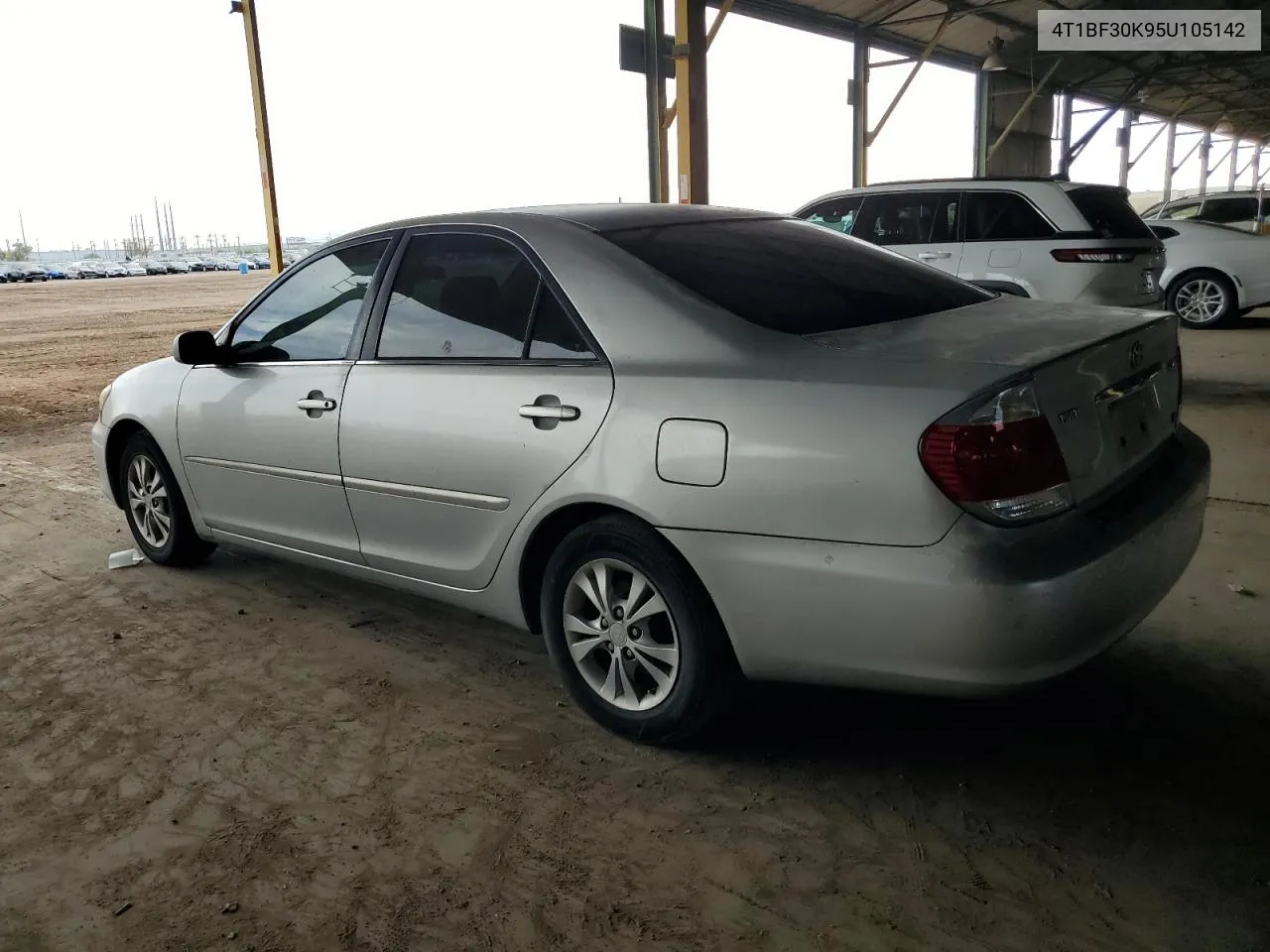 4T1BF30K95U105142 2005 Toyota Camry Le