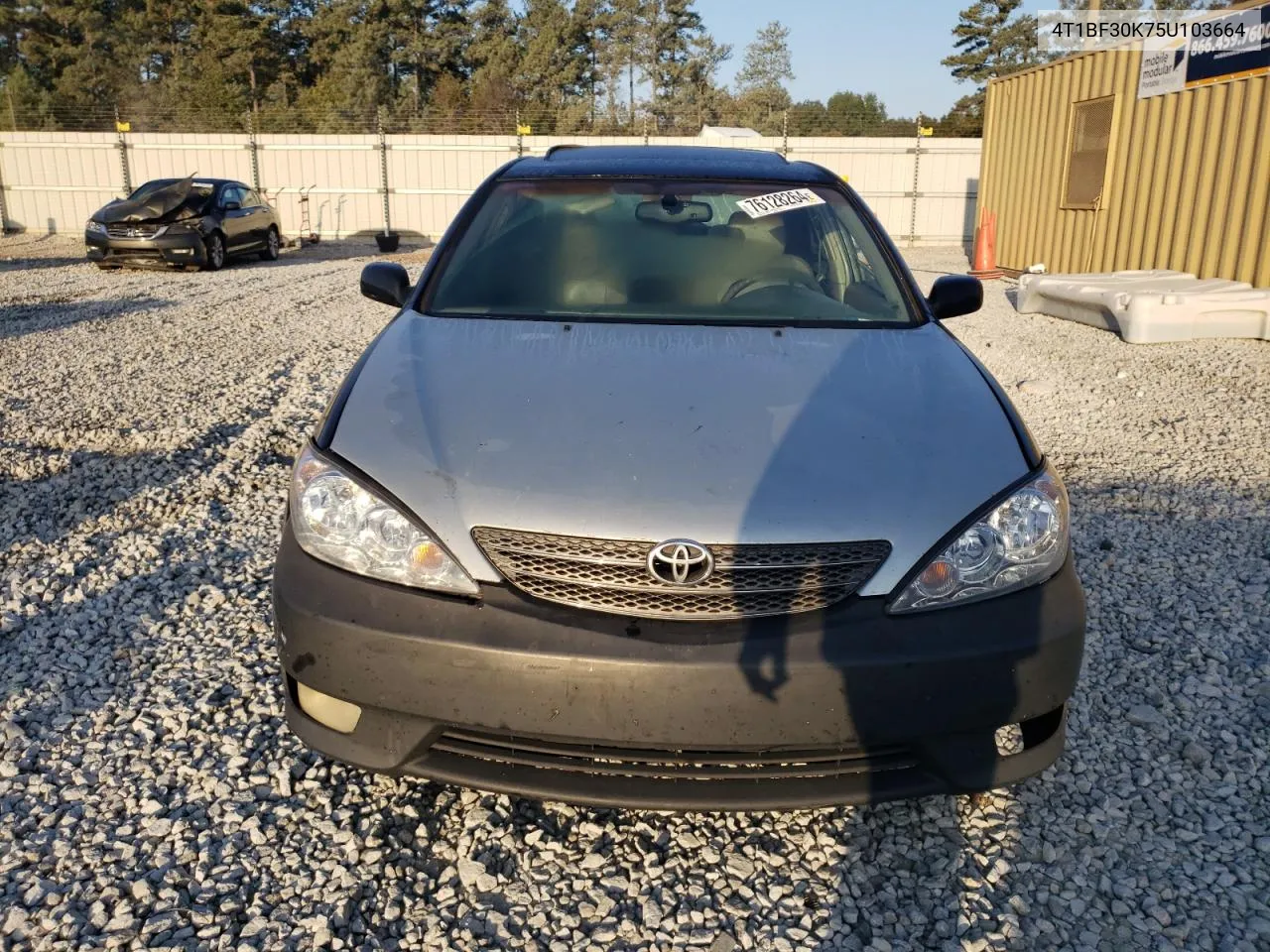 2005 Toyota Camry Le VIN: 4T1BF30K75U103664 Lot: 76128264