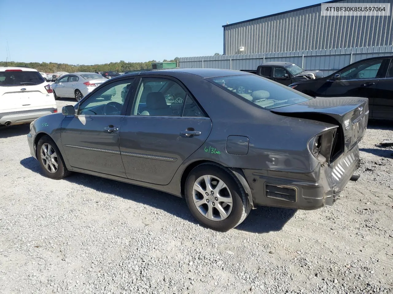 2005 Toyota Camry Le VIN: 4T1BF30K85U597064 Lot: 76325054