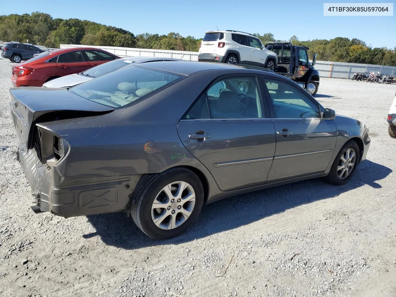 2005 Toyota Camry Le VIN: 4T1BF30K85U597064 Lot: 76325054