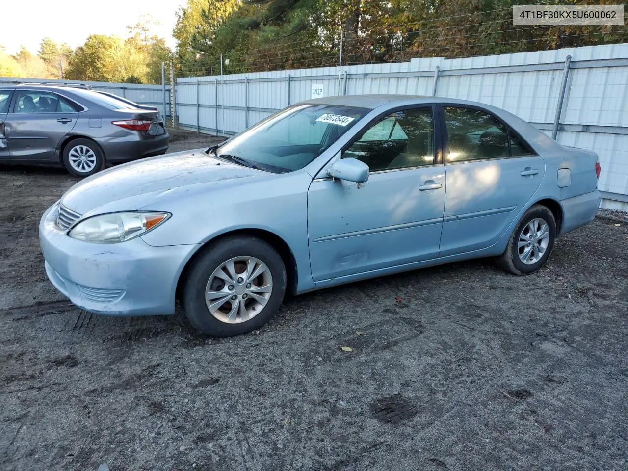 2005 Toyota Camry Le VIN: 4T1BF30KX5U600062 Lot: 76573544