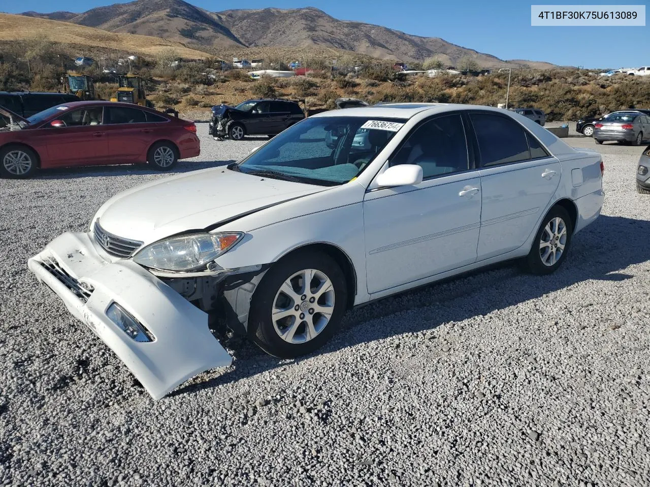 2005 Toyota Camry Le VIN: 4T1BF30K75U613089 Lot: 76636754