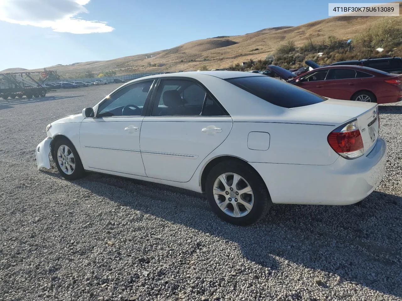 2005 Toyota Camry Le VIN: 4T1BF30K75U613089 Lot: 76636754