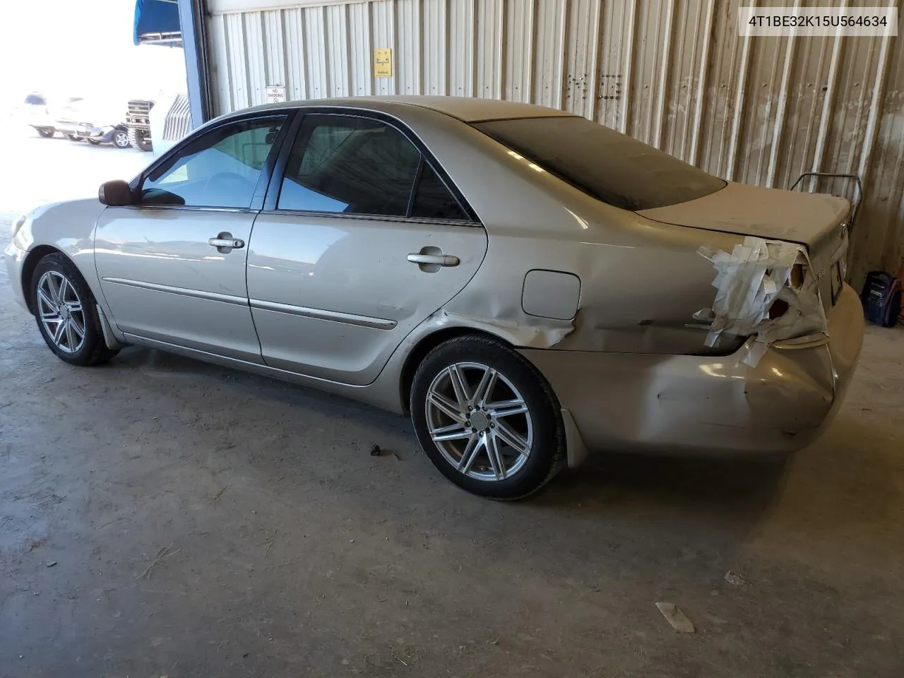 2005 Toyota Camry Le VIN: 4T1BE32K15U564634 Lot: 76937294