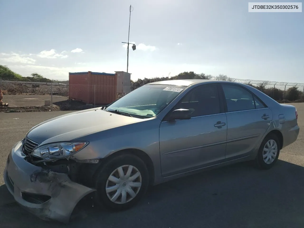 2005 Toyota Camry Le VIN: JTDBE32K350302576 Lot: 77001574