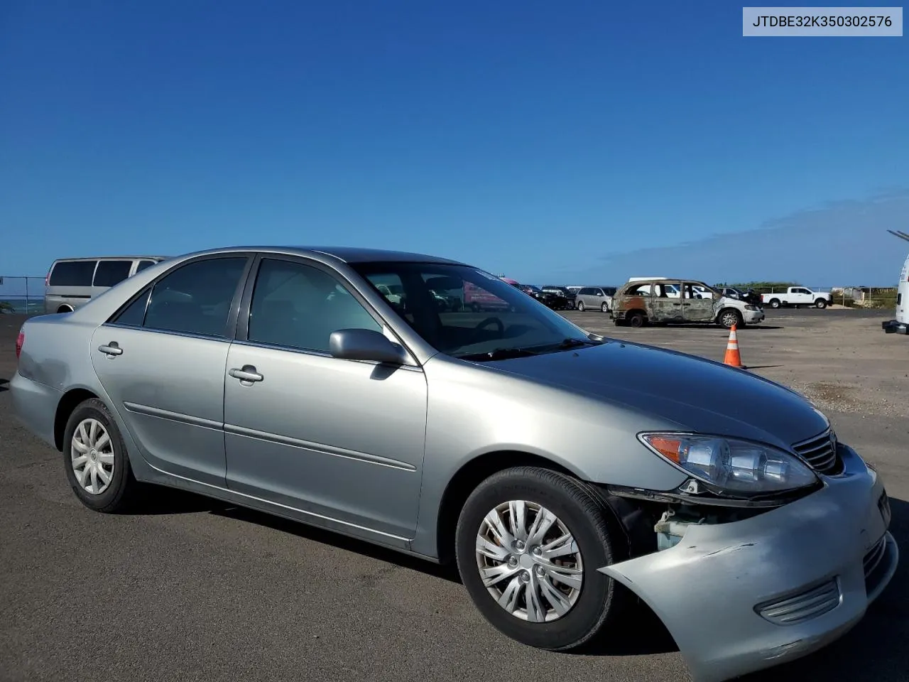 2005 Toyota Camry Le VIN: JTDBE32K350302576 Lot: 77001574