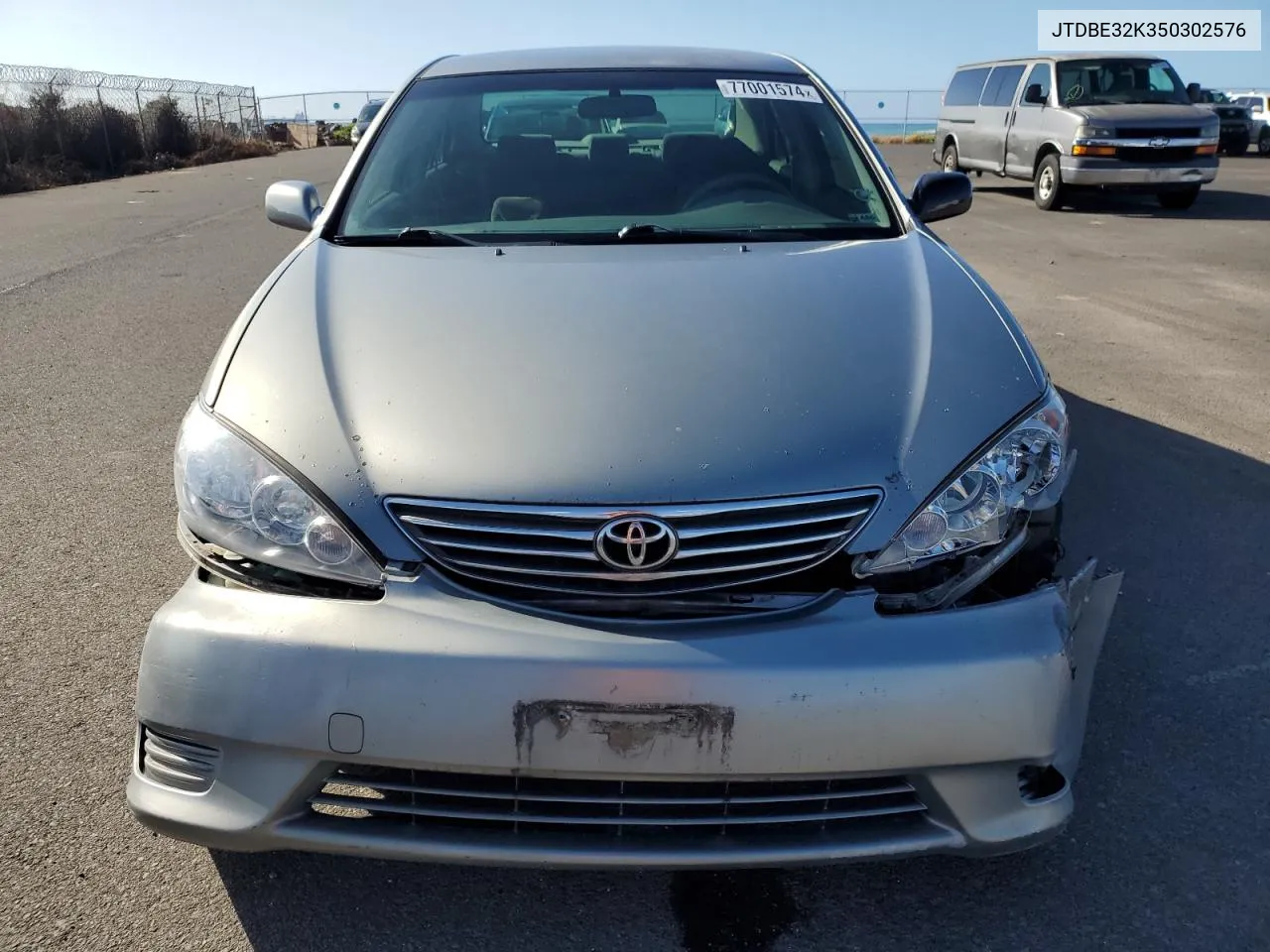 2005 Toyota Camry Le VIN: JTDBE32K350302576 Lot: 77001574