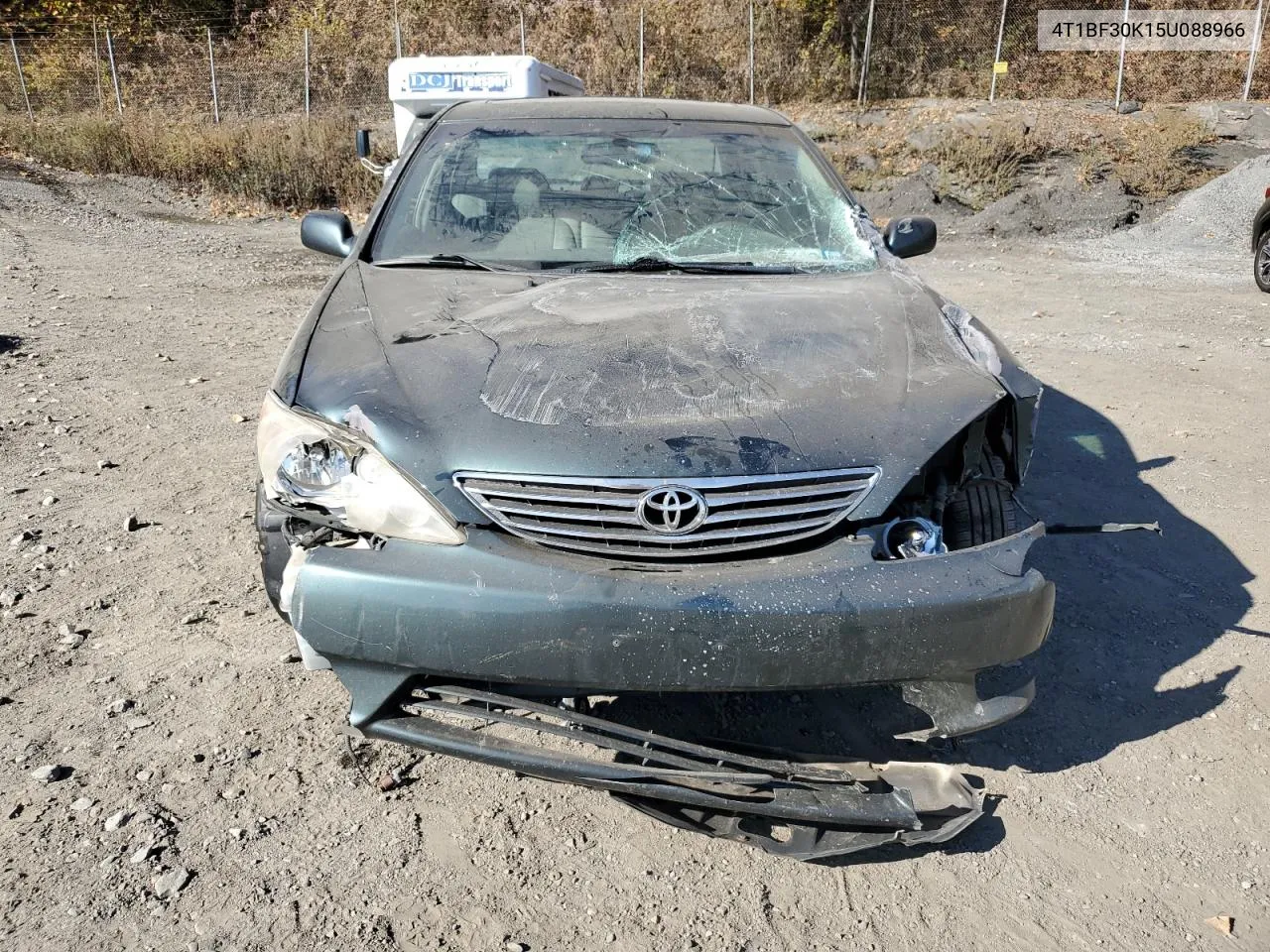 2005 Toyota Camry Le VIN: 4T1BF30K15U088966 Lot: 77216054