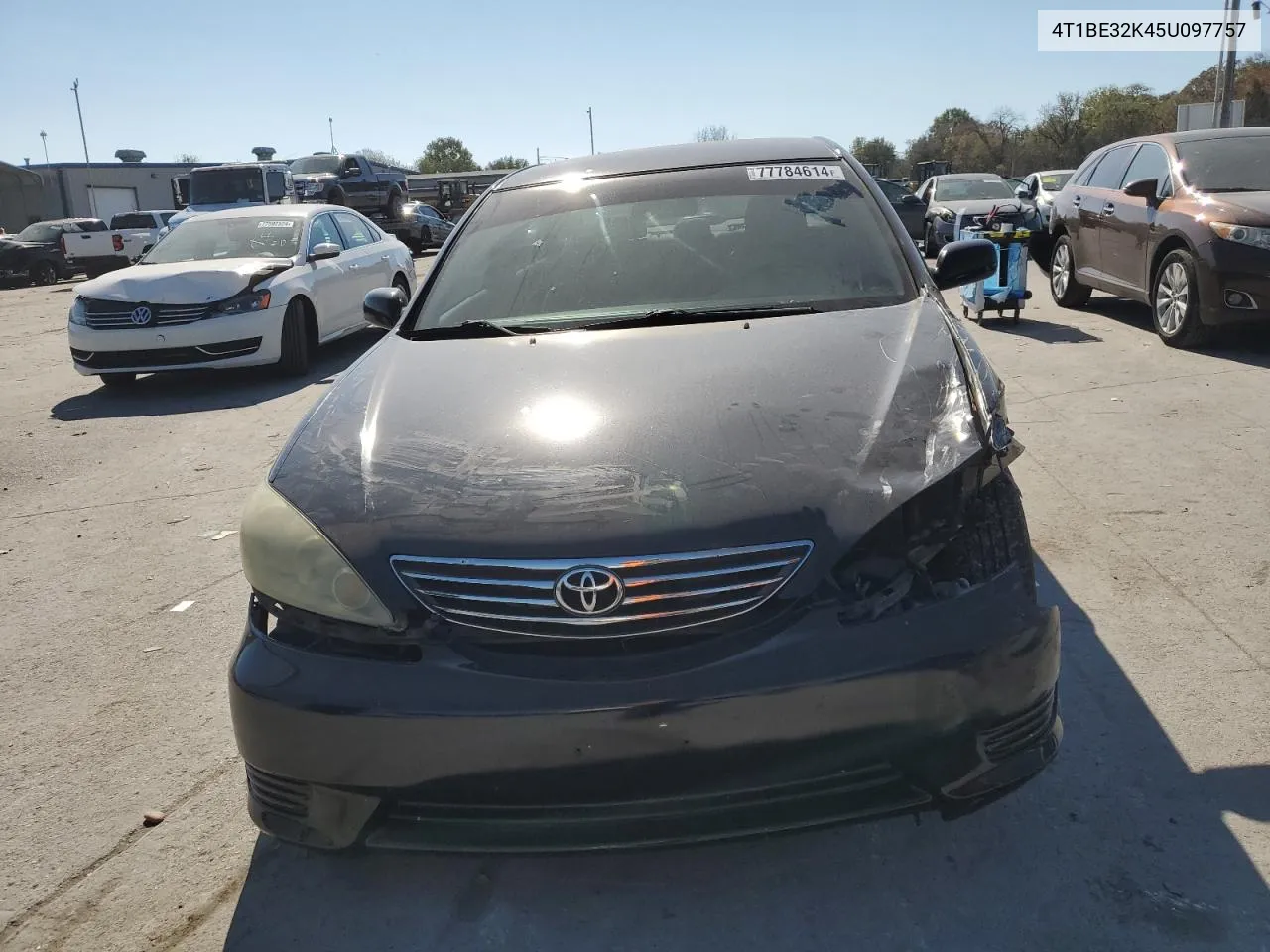 2005 Toyota Camry Le VIN: 4T1BE32K45U097757 Lot: 77784614