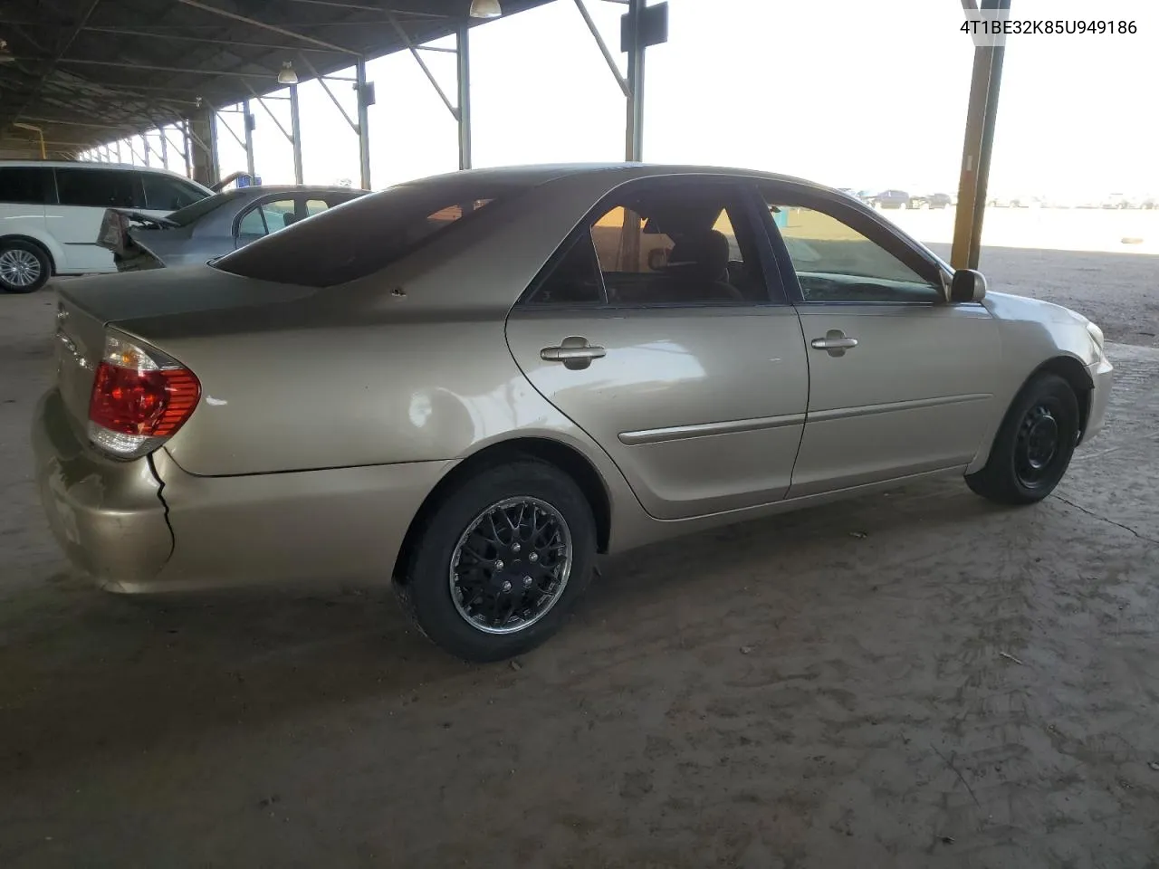 4T1BE32K85U949186 2005 Toyota Camry Le