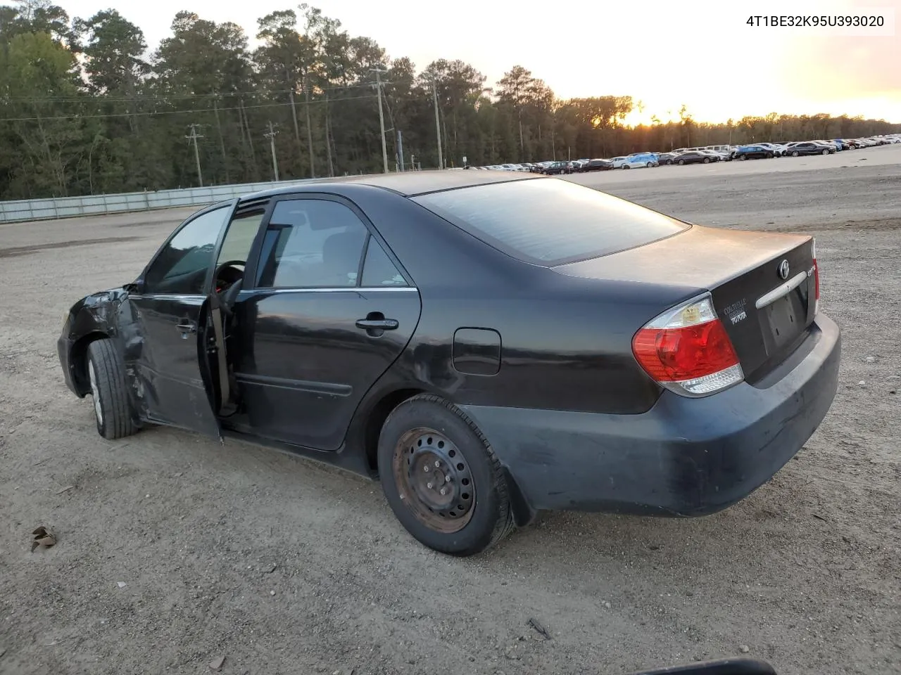 2005 Toyota Camry Le VIN: 4T1BE32K95U393020 Lot: 79337514