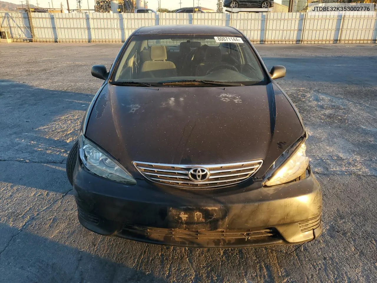 2005 Toyota Camry Le VIN: JTDBE32K353002776 Lot: 80071144