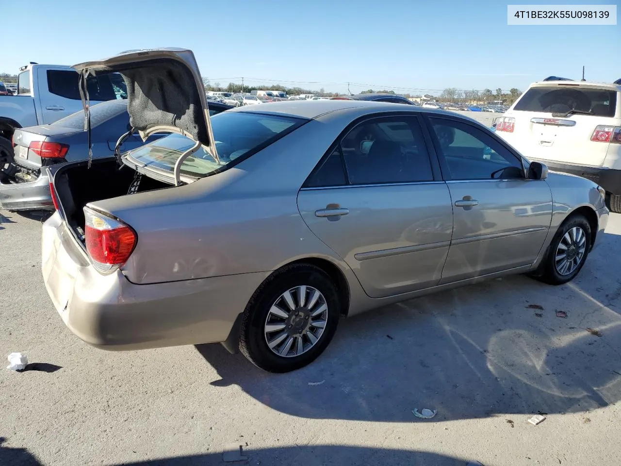 2005 Toyota Camry Le VIN: 4T1BE32K55U098139 Lot: 80512064