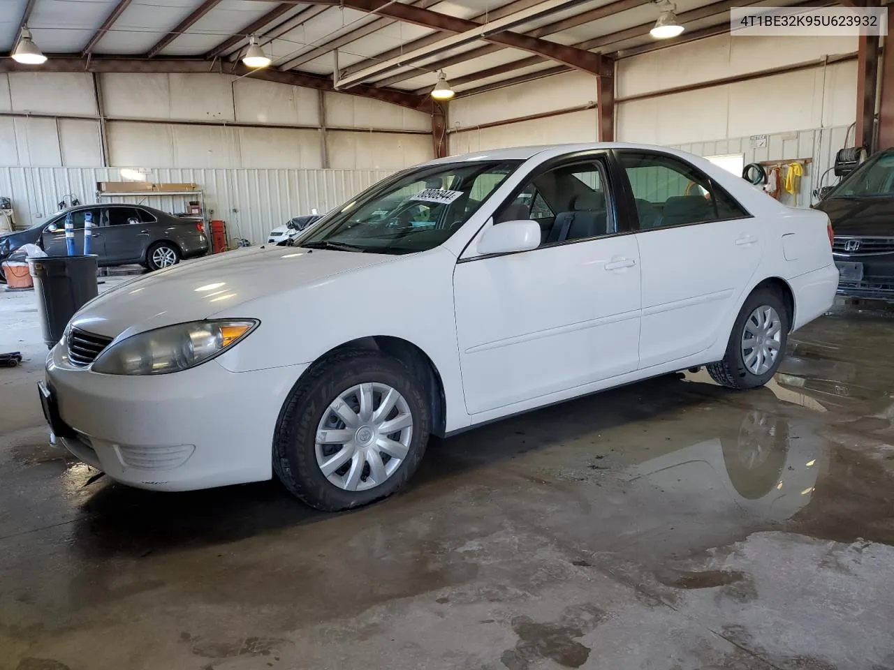 2005 Toyota Camry Le VIN: 4T1BE32K95U623932 Lot: 80906944