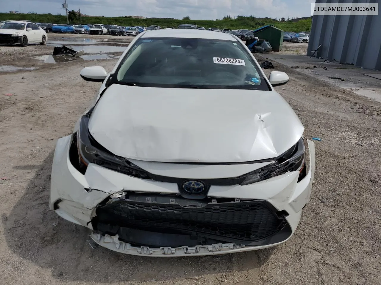 JTDEAMDE7MJ003641 2011 Toyota Corolla Le