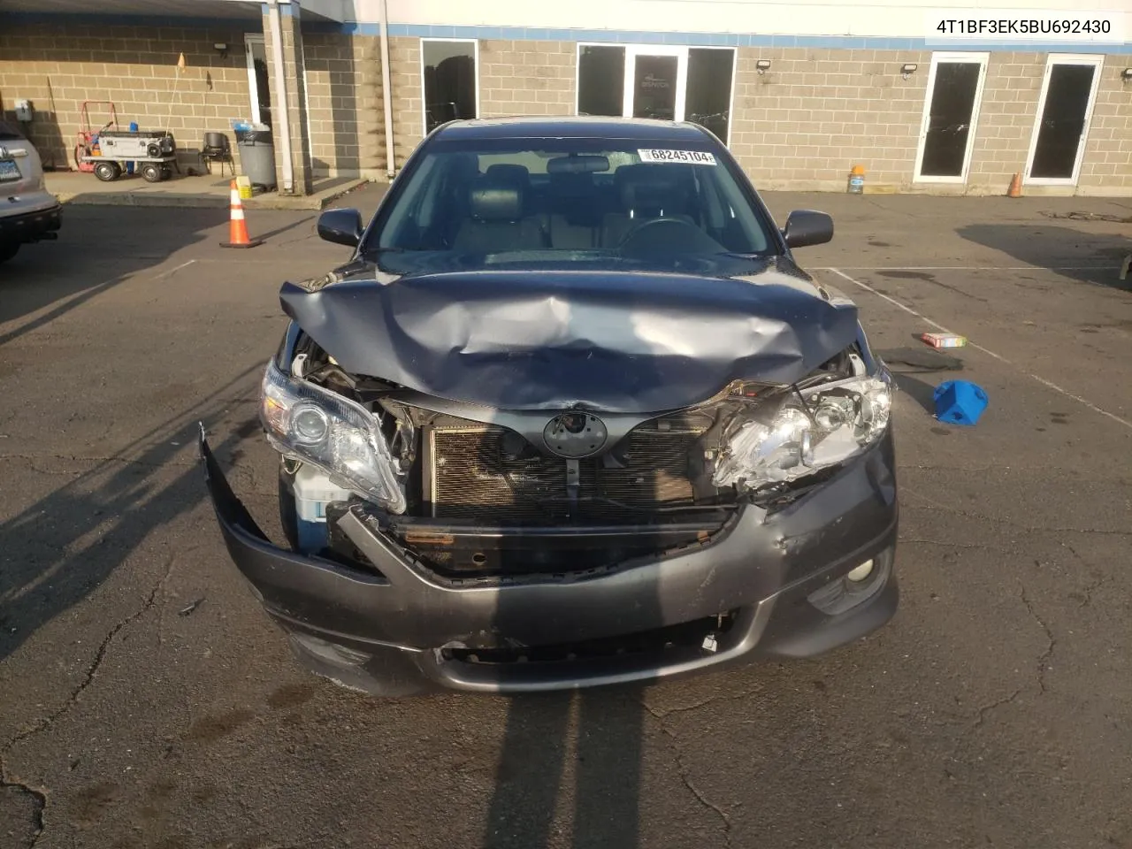 2011 Toyota Camry Base VIN: 4T1BF3EK5BU692430 Lot: 68245104