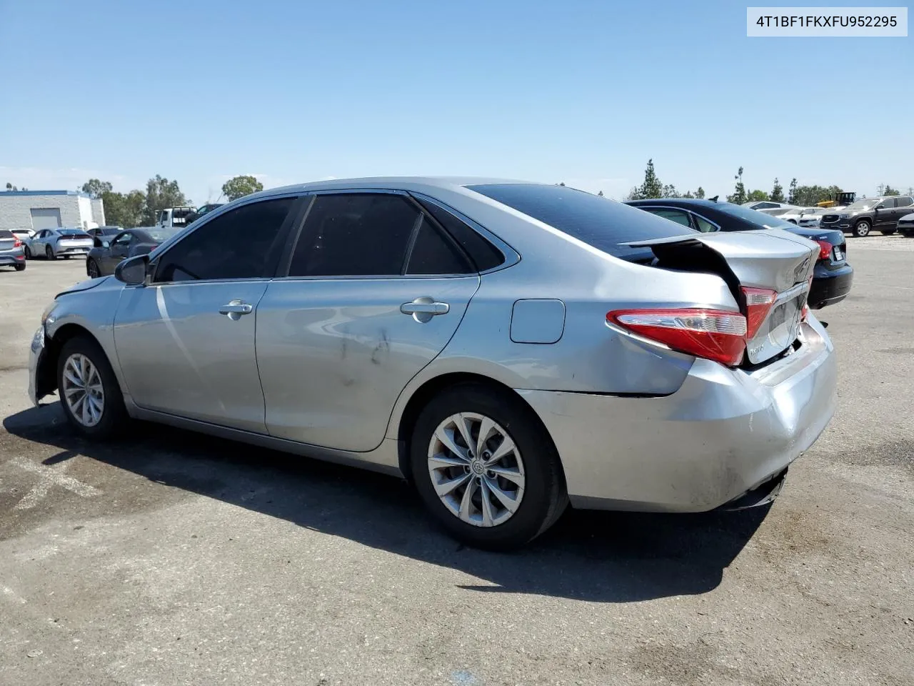 4T1BF1FKXFU952295 2015 Toyota Camry Le