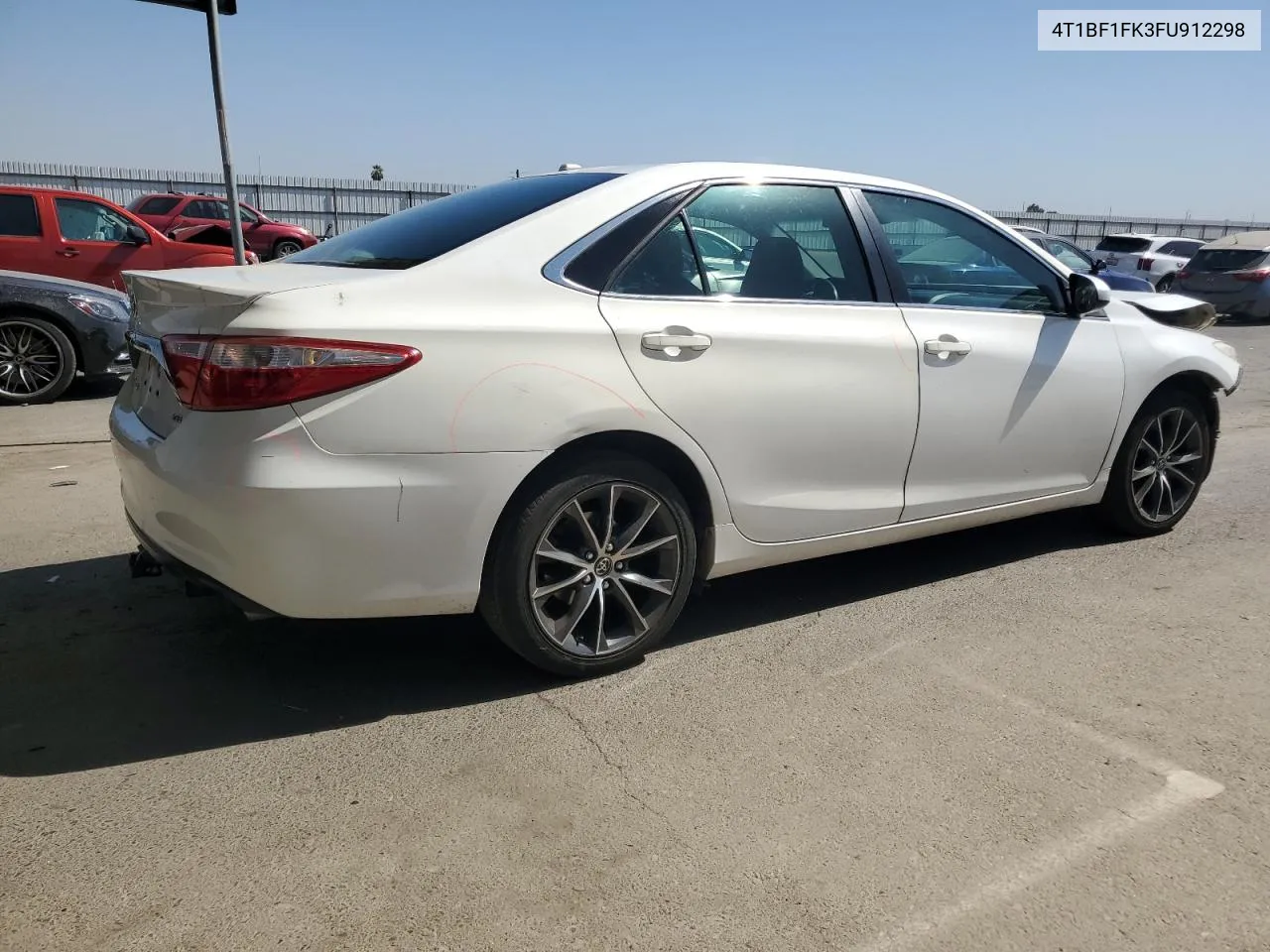 4T1BF1FK3FU912298 2015 Toyota Camry Le