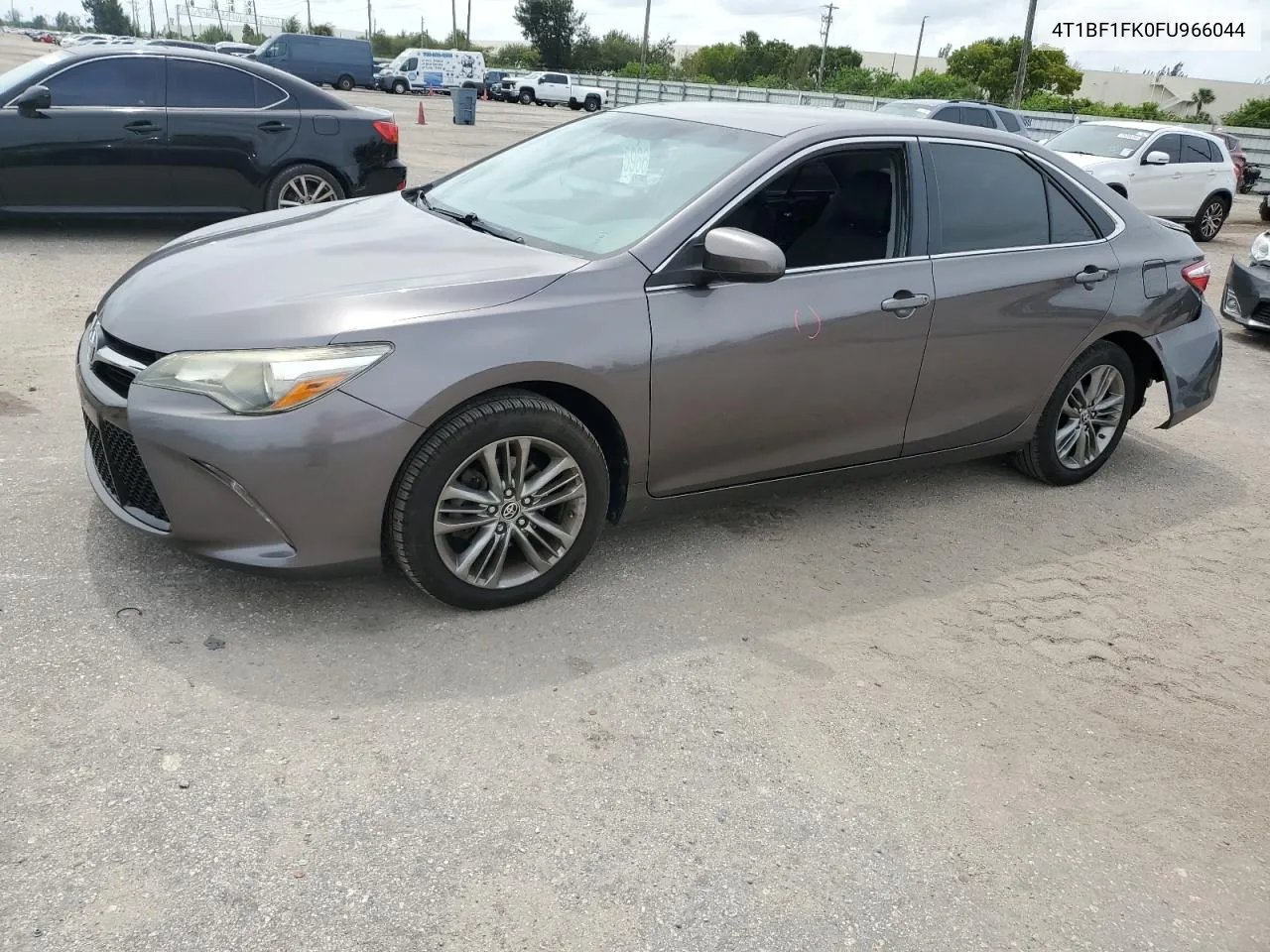 4T1BF1FK0FU966044 2015 Toyota Camry Le